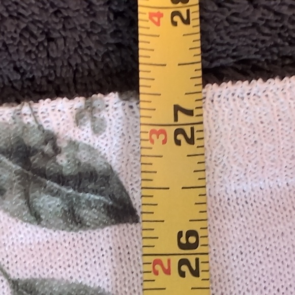 Skovhuus White V-Neck Sweater With Multicolored Floral Design - Picture 7 of 9